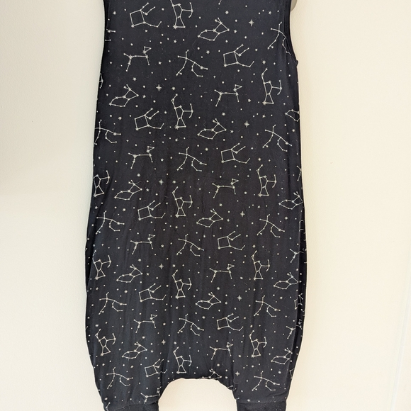 Black Constellation Print Sleeveless Romper - Picture 2 of 2